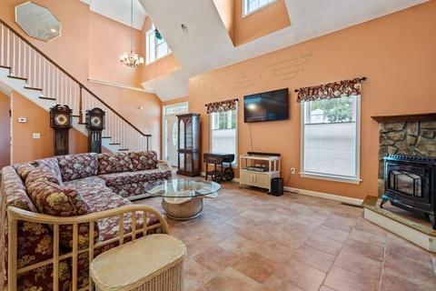 79 Spring St, Stoneham, MA 02180 photo 9