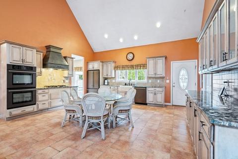 79 Spring St, Stoneham, MA 02180 photo 10
