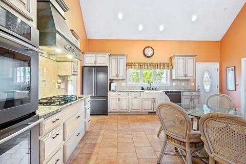 79 Spring St, Stoneham, MA 02180 photo 12