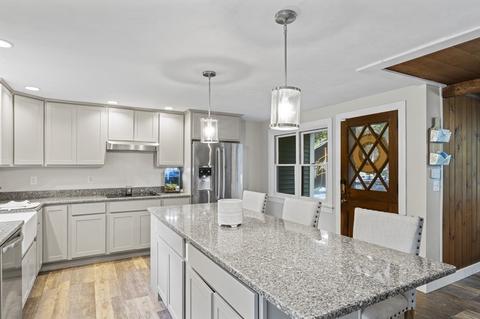 39 Bates St, Mendon, MA 01756 photo 4