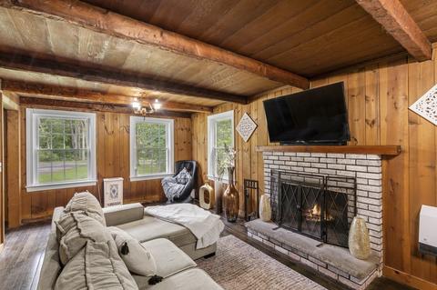 39 Bates St, Mendon, MA 01756 photo 11