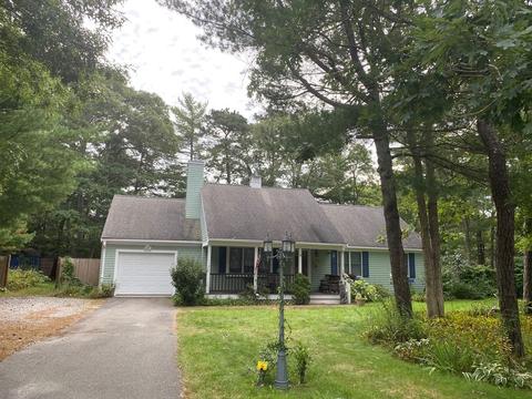 18 Mashpee Neck Rd, Mashpee, MA 02649 photo 1