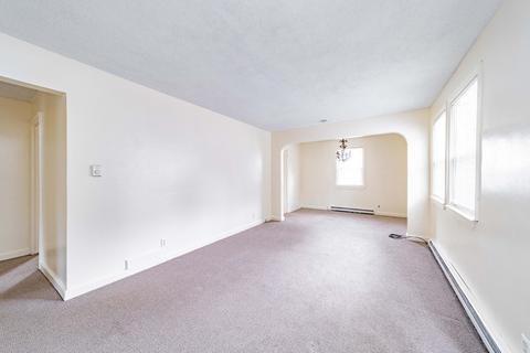 89 Amore Rd, Springfield, MA 01109 photo 4