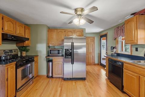 332 Main St, Townsend, MA 01469 photo 4