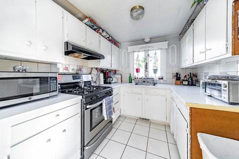 89 Fallston St, Springfield, MA 01119 photo 4