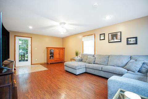 83 Vann St, Springfield, MA 01119 photo 11