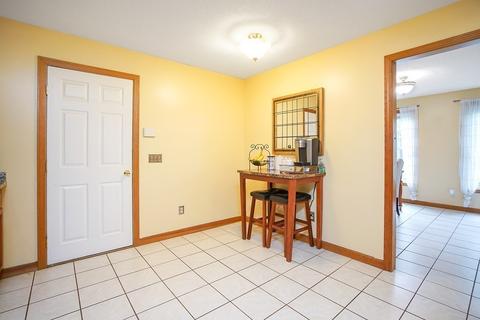 83 Vann St, Springfield, MA 01119 photo 5