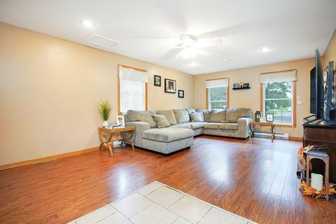 83 Vann St, Springfield, MA 01119 photo 9