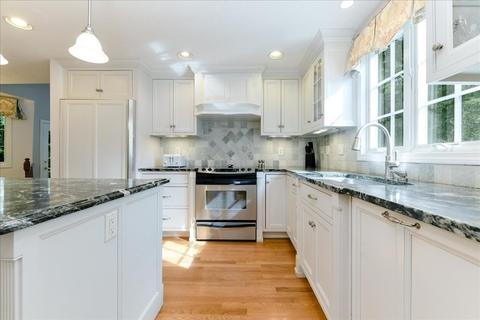 10 Delprete Dr, Hingham, MA 02043 photo 15