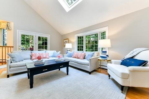 10 Delprete Dr, Hingham, MA 02043 photo 3