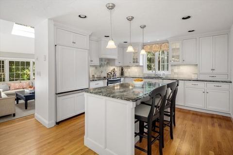 10 Delprete Dr, Hingham, MA 02043 photo 2