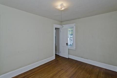 82 Redlands St, Springfield, MA 01104 photo 18