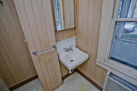 82 Redlands St, Springfield, MA 01104 photo 30