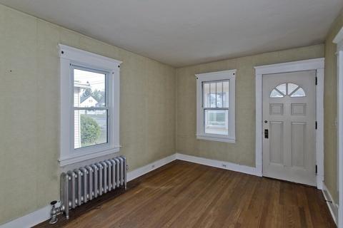 82 Redlands St, Springfield, MA 01104 photo 11