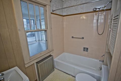 82 Redlands St, Springfield, MA 01104 photo 28