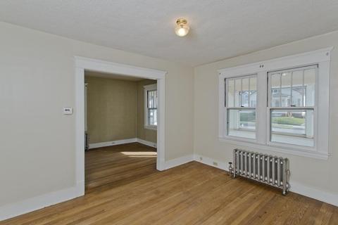 82 Redlands St, Springfield, MA 01104 photo 14