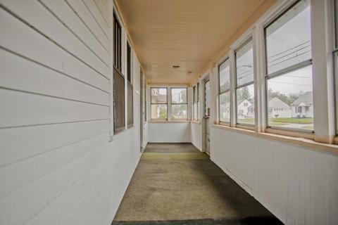 82 Redlands St, Springfield, MA 01104 photo 9