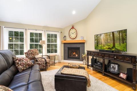47 Carillon Cir, Easthampton, MA 01027 photo 10