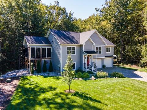47 Carillon Cir, Easthampton, MA 01027 photo 2