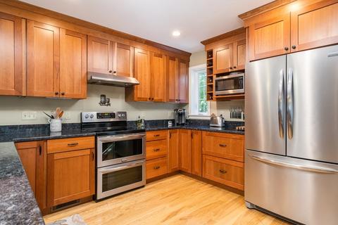 47 Carillon Cir, Easthampton, MA 01027 photo 5