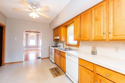 28 Locust St, Everett, MA 02149 photo 9
