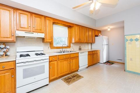 28 Locust St, Everett, MA 02149 photo 8
