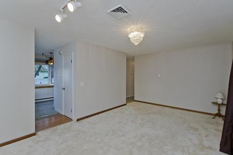 29 Lamont St, Springfield, MA 01119 photo 4