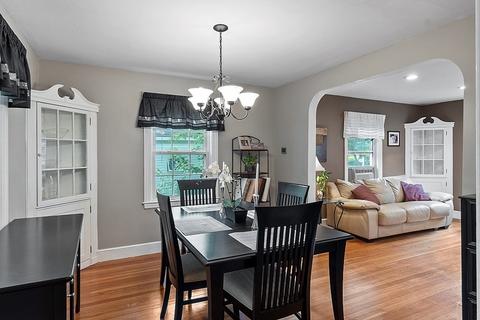 54 Pine St, Danvers, MA 01923 photo 3