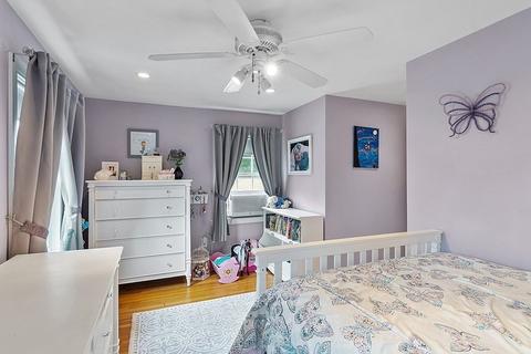 54 Pine St, Danvers, MA 01923 photo 11