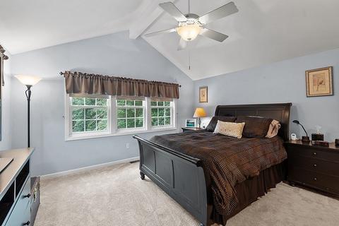 54 Pine St, Danvers, MA 01923 photo 9