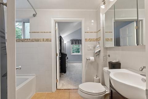 54 Pine St, Danvers, MA 01923 photo 10