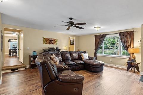 54 Pine St, Danvers, MA 01923 photo 7