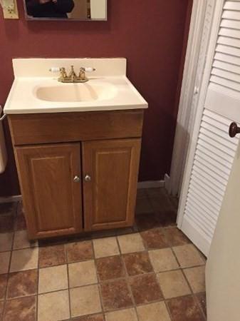 34 Mattoon St, Springfield, MA 01105 photo 9