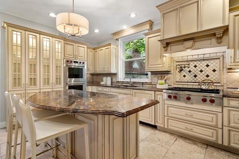 101 Dean Rd, Brookline, MA 02445 photo 12