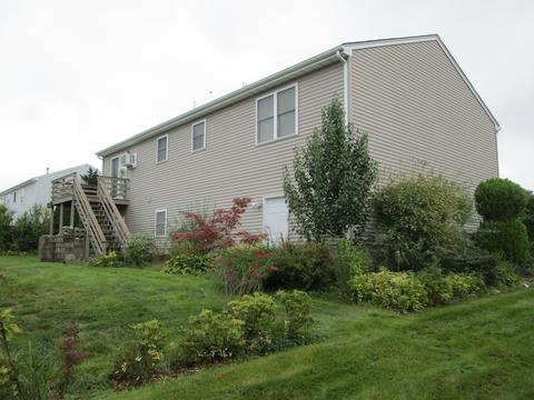 34 Seaward Ln, Fall River, MA 02720 photo 3