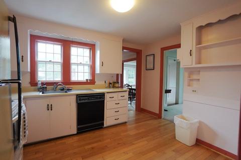 66 Beach St, Marblehead, MA 01945 photo 3