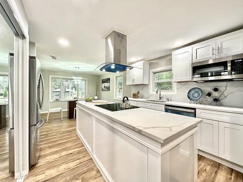 867 Roosevelt Ave, Springfield, MA 01109 photo 1
