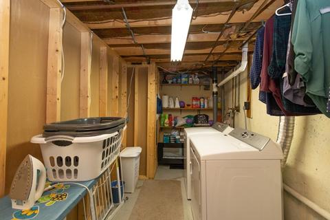 206 Pine Acre Rd, Springfield, MA 01129 photo 22
