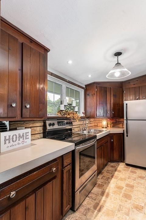 146 Brittany Rd, Springfield, MA 01151 photo 5