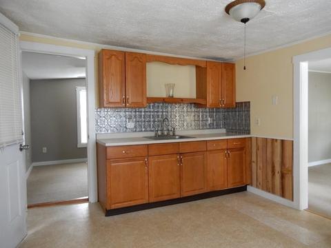 79 East St, Ware, MA 01082 photo 8