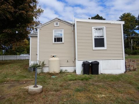 79 East St, Ware, MA 01082 photo 4