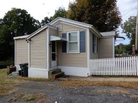 79 East St, Ware, MA 01082 photo 3