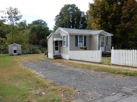 79 East St, Ware, MA 01082 photo 5