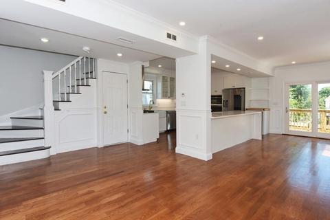 39 Cedar St, Everett, MA 02149 photo 1