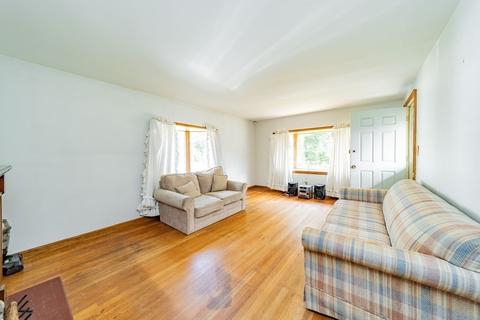 868 Grayson Dr, Springfield, MA 01119 photo 5