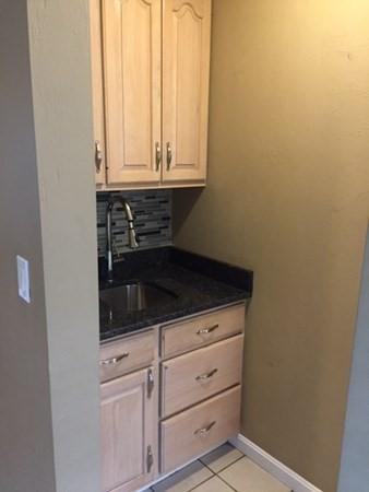 30 Windsor St, Worcester, MA 01605 photo 7