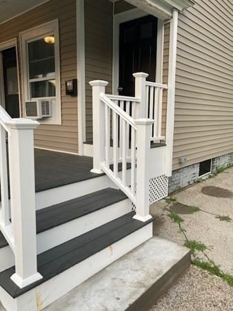 30 Windsor St, Worcester, MA 01605 photo 4