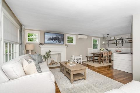 54 Grove St, Reading, MA 01867 photo 4