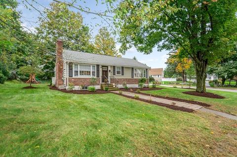 54 Grove St, Reading, MA 01867 photo 2