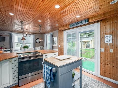 23 Edgemont Ave, Reading, MA 01867 photo 4